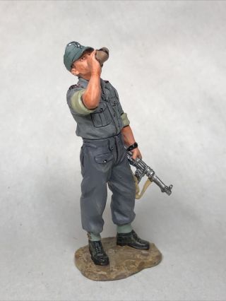 King & Country WAFFEN SS German WW2 Toy Soldier Standing Drinking Water (12) 2