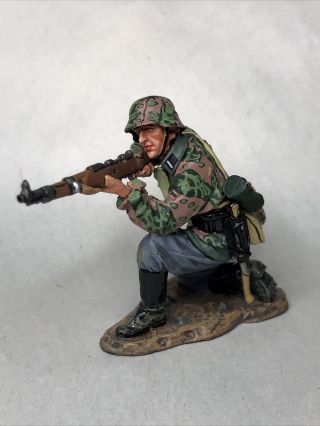 King & Country Waffen Ss German Ww2 Toy Soldier Shooting Rifle (9)