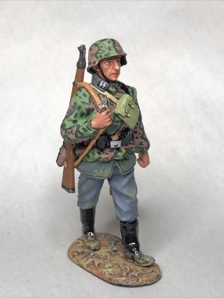 King & Country Waffen Ss German Ww2 Toy Soldier Walking W Rifle (6)