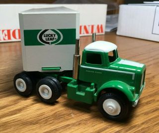 Winross White 9000 Lucky Leaf Tractor/Trailer 1/64 3