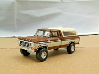 1/64 Dcp/greenlight Custom Lifted Brown/tan Ford F150 Pick Up Truck No Box