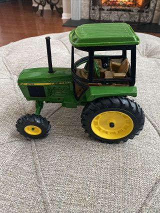 Ertl John Deere 2755 Utility Farm Tractor With Cab Wide Front Axle Die - Cast 1:16