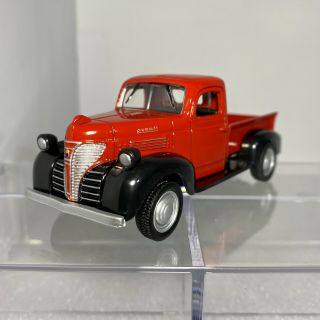 Motormax 4044 Plymouth 1941 Truck 1:43 Diecast Pickup Red