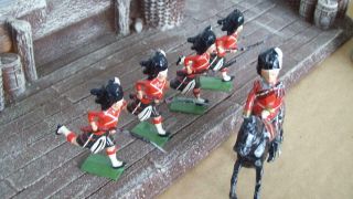From Set 2062 W Britains Seaforth Highlanders Charging With Officer