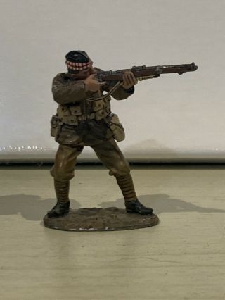 King And Countey Great War Fw O27 Retired Piece.  Standing Firing Rifle.