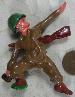 Vintage Barclay Manoil Soldier Throwing Grenade With Rifle Green Helmet