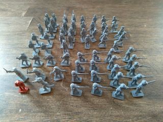 Vintage H O/ Miniature Plastic Civil War Confederate Soldiers 62 Figures.