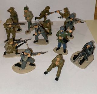 Hand Painted Vintage Toy Plastic Soldiers Us German Army Set Of 13 Sitting Play