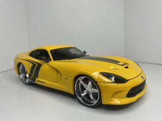 2013 Srt Viper Gts Red Maisto 1:24 Diecast Metal Car Special Edition Adult Owned