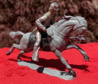 Civil War Union Soldier Riding A 60mm Miniature White Metal Horse