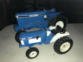 2 Farm Toy Tractor 1:16 Scale Models Diecast Classics Usa