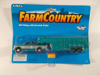 Ertl 1/64 Farm Country 4x4 Pickup With Livestock Trailer