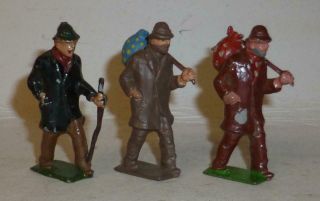 Johillco Vintage Lead Farm Or Village Series Tourist And Two Tramps - 1930/40 
