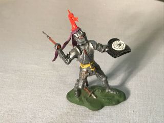 Vintage 1474 Britains Ltd Swoppet Knight Attacking with Axe 2