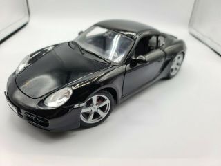 1:18 Maisto Porsche 987 Cayman S Black 2
