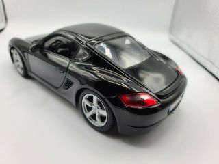 1:18 Maisto Porsche 987 Cayman S Black 3