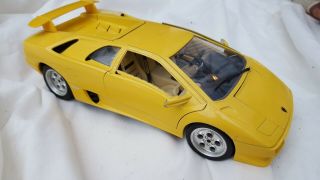 Burago 3041 1:18 Lamborghini Diablo 1990 (yellow) Die Cast Unboxed