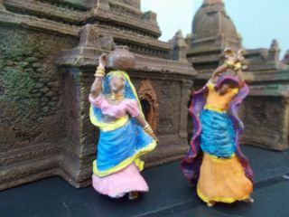 Colorful dancing women/ladies/females/gals of India,  1/32 metal 2