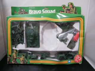 Vintage Plastic Toy Soldiers And Army Vehicles Bravo Squad Electro - Plastics Inc.