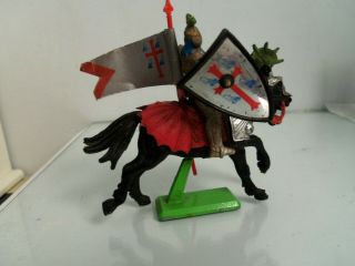 Britains Deetail 1971 Medieval Knight Crusader With Horse Banner & Shield