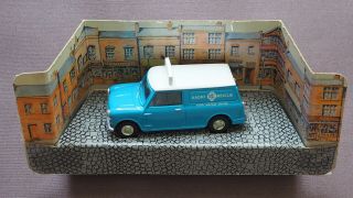 96952 - Rac Radio Rescue Mini Van - Corgi Classics - Scale 1:43