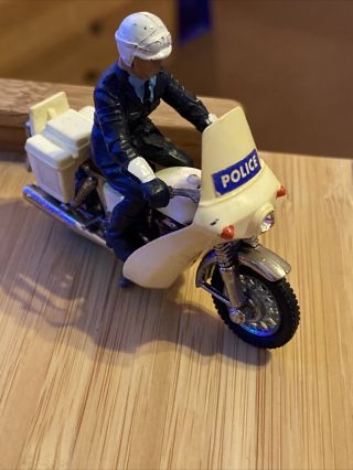 Britains 9673 Vintage Norton Police Motorcycle & Rider 1970