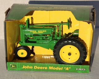 John Deere Model A 1/16 Scale Diecast Ertl 539