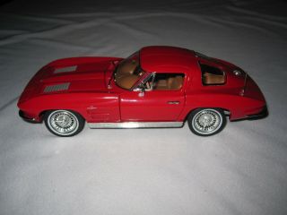 1963 Chevrolet Corvette Sting Ray Coupe Diecast Car 1:24 red 2
