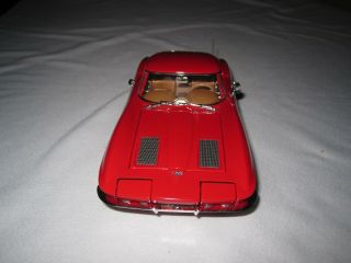 1963 Chevrolet Corvette Sting Ray Coupe Diecast Car 1:24 red 3