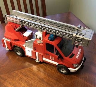 Bruder 02532 Mercedes Benz Sprinter Fire Truck