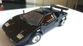 Motor Max 1/24 Scale Model Car 68018 - Lamborghini Countach - Black