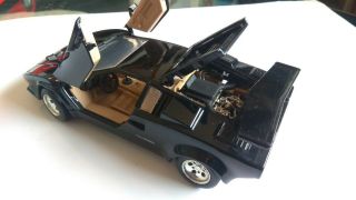 Motor Max 1/24 Scale Model Car 68018 - Lamborghini Countach - Black 2