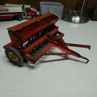 Vintage Tru Scale Tractor Grain Drill Seeder Farm Toy 1/16 Parts Repair 3