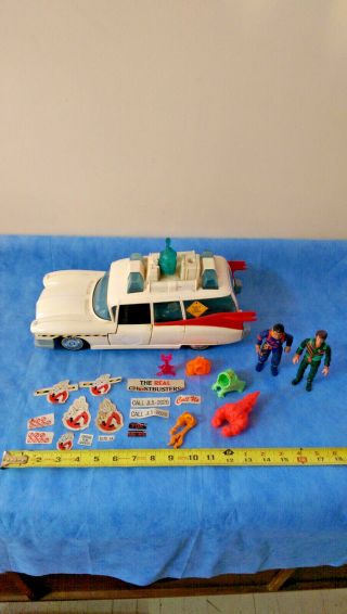 1984 The Real Ghostbusters Ecto 1 Vehicle - Ghosts And Figures