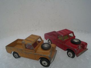 Vintage Corgi Die Cast Land Rovers (109 W.  B) In Red And Yellow Wow Look