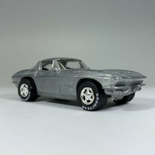 Johnny Lightning 1:64 Raw Unpainted 1963 CHEVROLET CORVETTE STING RAY COUPE 2
