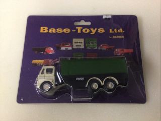 Base Toys 1/76 Leyland Beaver 3 Axle Tanker Cream/green Not A Listed Model