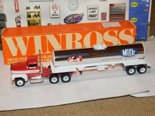 Winross Die Cast Tractor Trailer Hauler 1:64 W/ Box Pine View Dairy Tanker