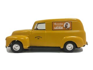 Ertl Yellow 1950 Chevrolet Panel Delivery Van Gas & Electric Co.  Car Bank 1:25