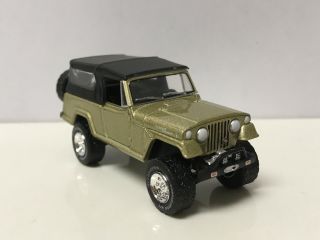 1966 66 Jeep Jeepster Commando Collectible 1/64 Scale Diecast Diorama Model