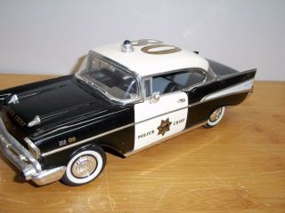 Road Legends Diecast Metal 1:18 1957 Chevrolet Bel Air Police Chief