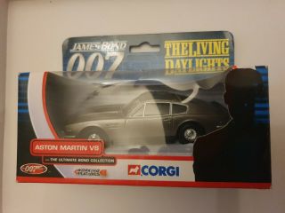 Corgi James Bond 007 The Living Daylights Aston Martin V8 Ty04802