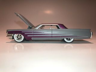 Hot Wheels Showcase 1963 Cadillac Coupe De Ville Gray With Purple Scallops 1/64
