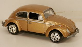 Johnny Lightning 1966 Volkswagen Beetle Gold Classic 1960s Vw Bug 1/64 Scale