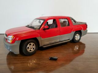 1/18 Welly Chevrolet Avalanche - Red