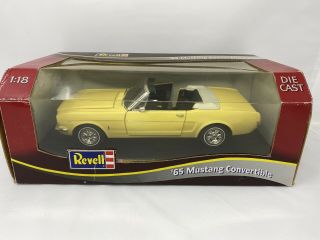 1/18 Revell Germany 1965 Ford Mustang Convertible Yellow Part 08845
