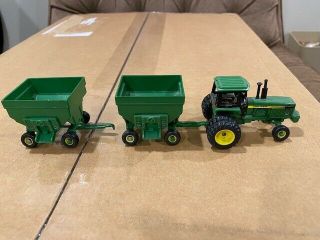 Vintage Ertl 1/64 John Deere (4440) Tractor With Duals And 2 Gravity - Flow Wagons