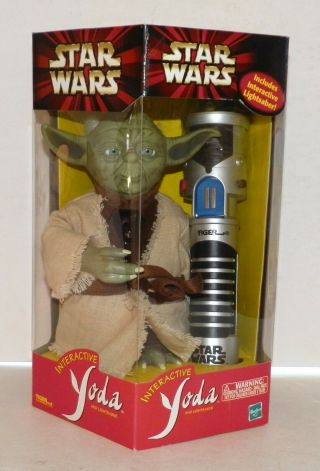 Star Wars Interactive Yoda W/lightsaber Tiger Electronics Moving Eyes Ears Mouth