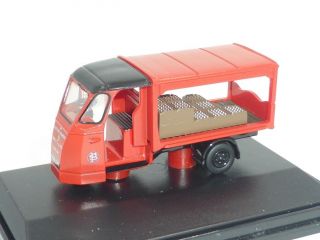 Oxford Diecast 76WE009 WALES & EDWARD FLOAT - Scottish Dairy Farmers 1.  76 SCALE 2