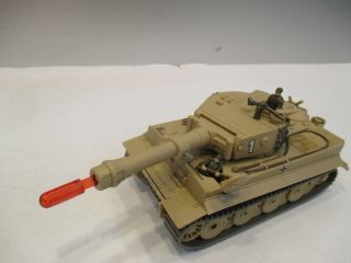 Vintage 1997 Gti Toy Plastic Military Wwii German Tank W/soldiers Near